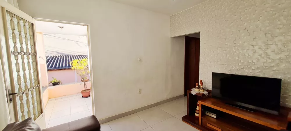 Casa à venda com 7 quartos, 215m² - Foto 4