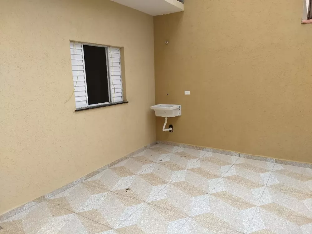 Casa à venda com 2 quartos, 68m² - Foto 3