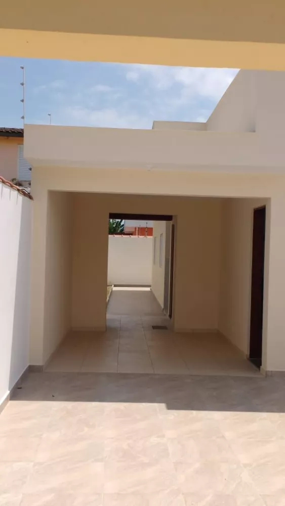 Casa à venda com 2 quartos, 70m² - Foto 4