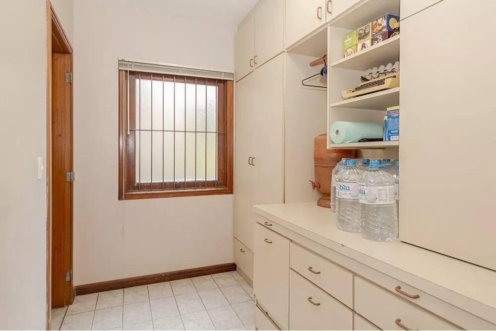 Apartamento à venda com 4 quartos, 191m² - Foto 2