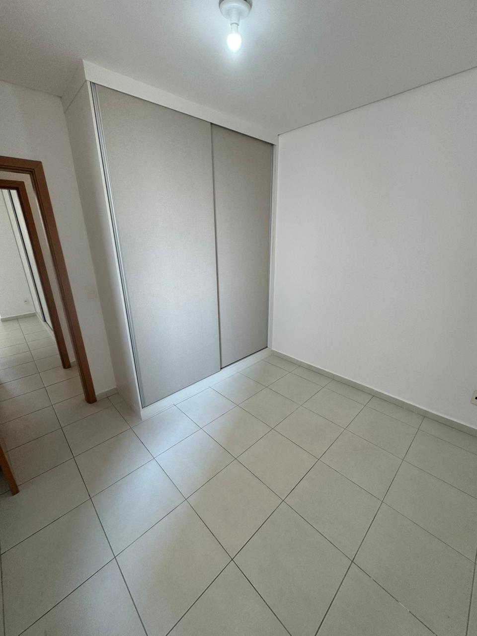 Apartamento para alugar com 3 quartos, 114m² - Foto 3