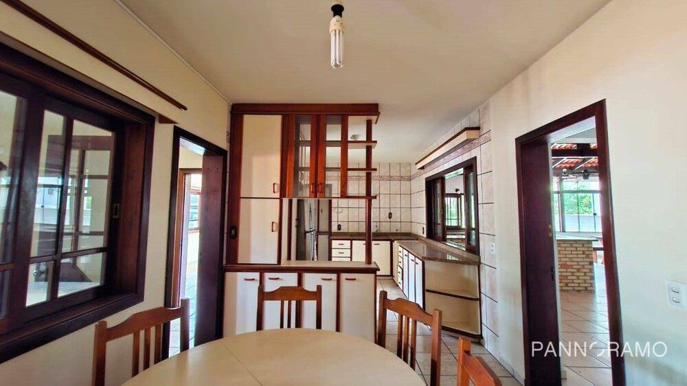 Casa para alugar com 3 quartos, 250m² - Foto 5