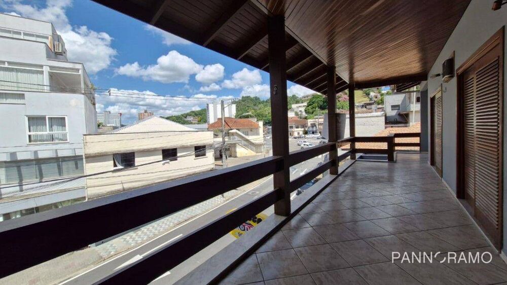 Casa para alugar com 3 quartos, 250m² - Foto 9