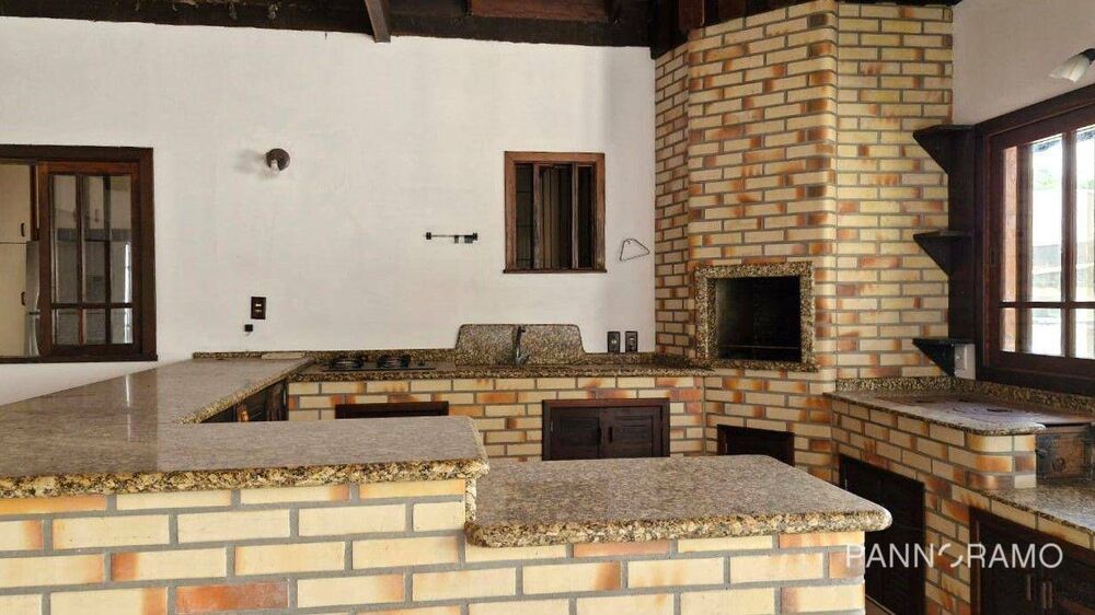Casa para alugar com 3 quartos, 250m² - Foto 2