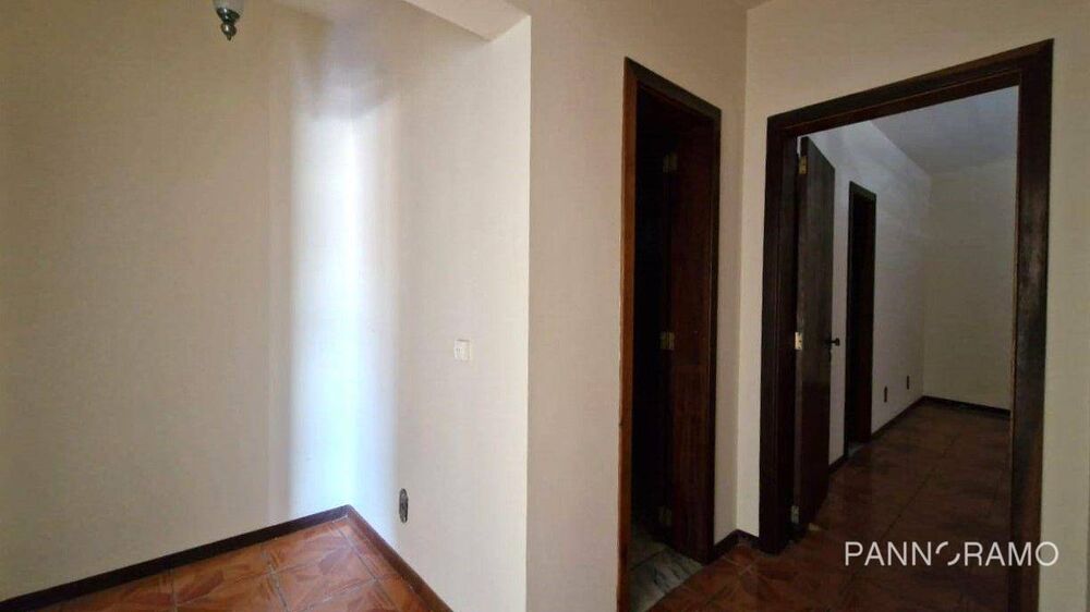 Casa para alugar com 3 quartos, 250m² - Foto 3