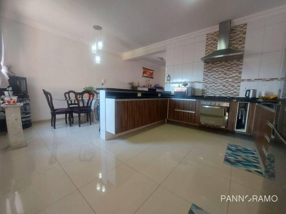 Sobrado, 3 quartos, 183 m² - Foto 2