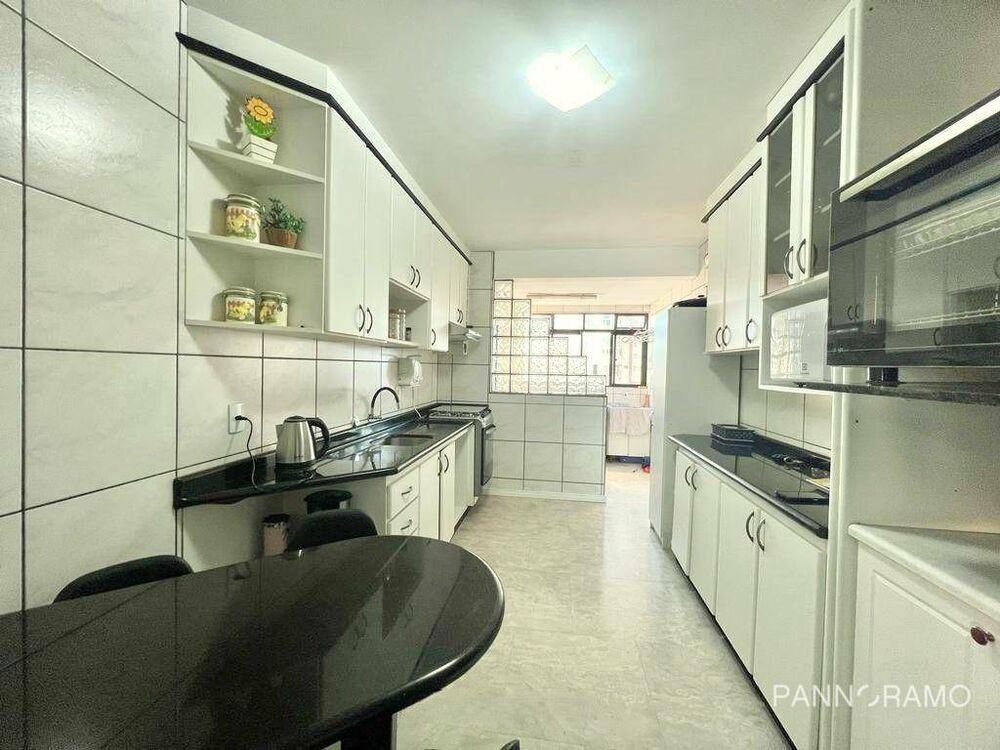 Apartamento à venda com 3 quartos, 110m² - Foto 4
