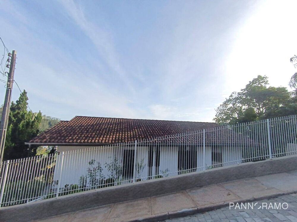 Casa à venda com 4 quartos, 210m² - Foto 3