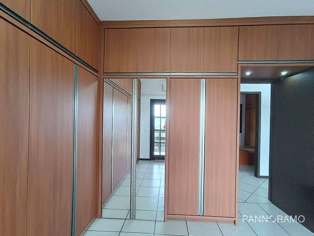 Casa à venda com 4 quartos, 210m² - Foto 12