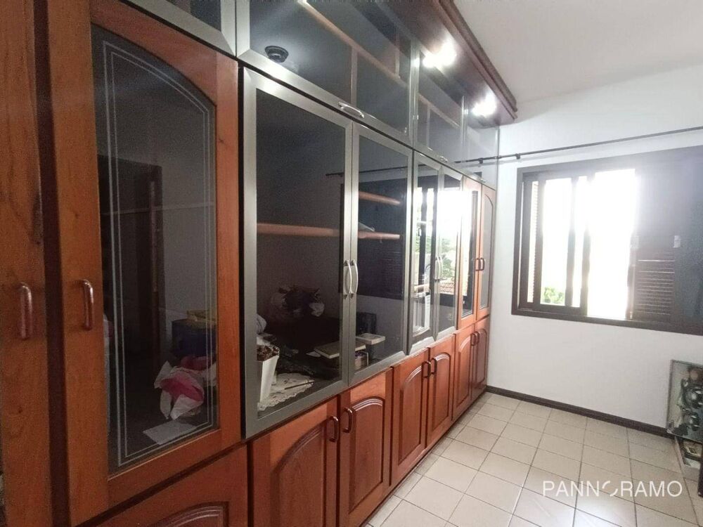 Casa à venda com 4 quartos, 210m² - Foto 6