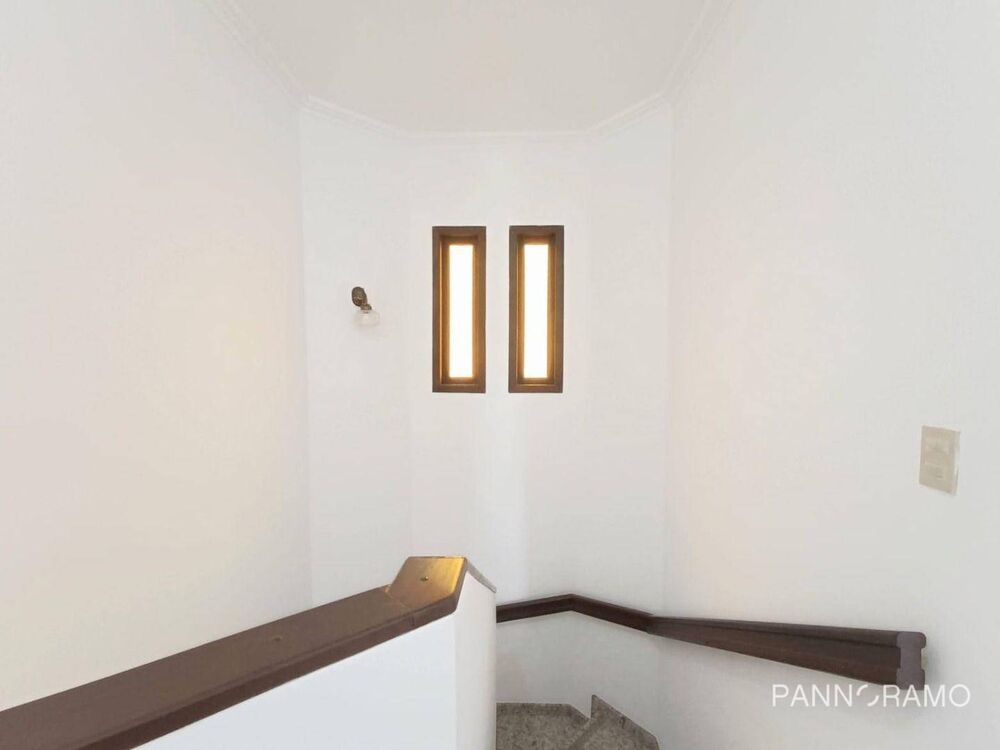 Casa à venda com 4 quartos, 210m² - Foto 8