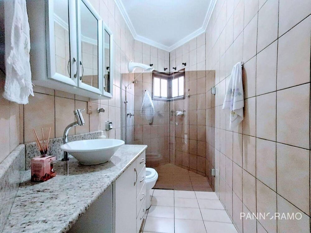 Casa à venda com 4 quartos, 210m² - Foto 11