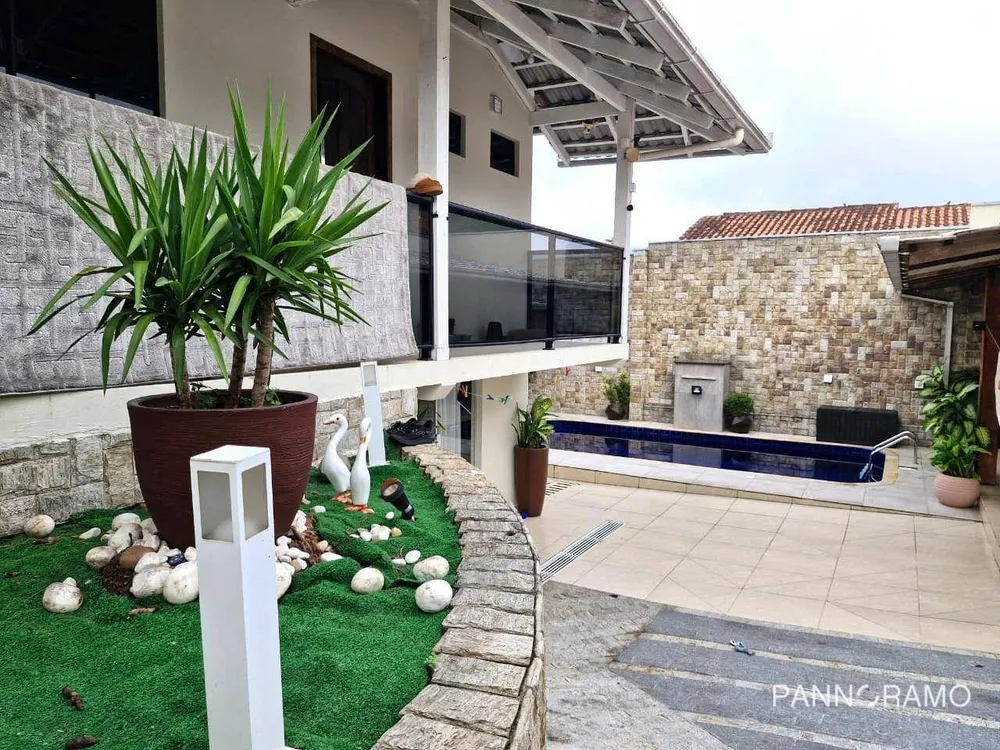 Casa, 3 quartos, 200 m² - Foto 13