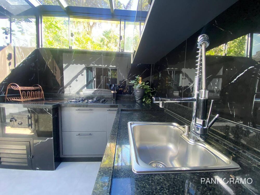Casa à venda com 2 quartos, 80m² - Foto 8