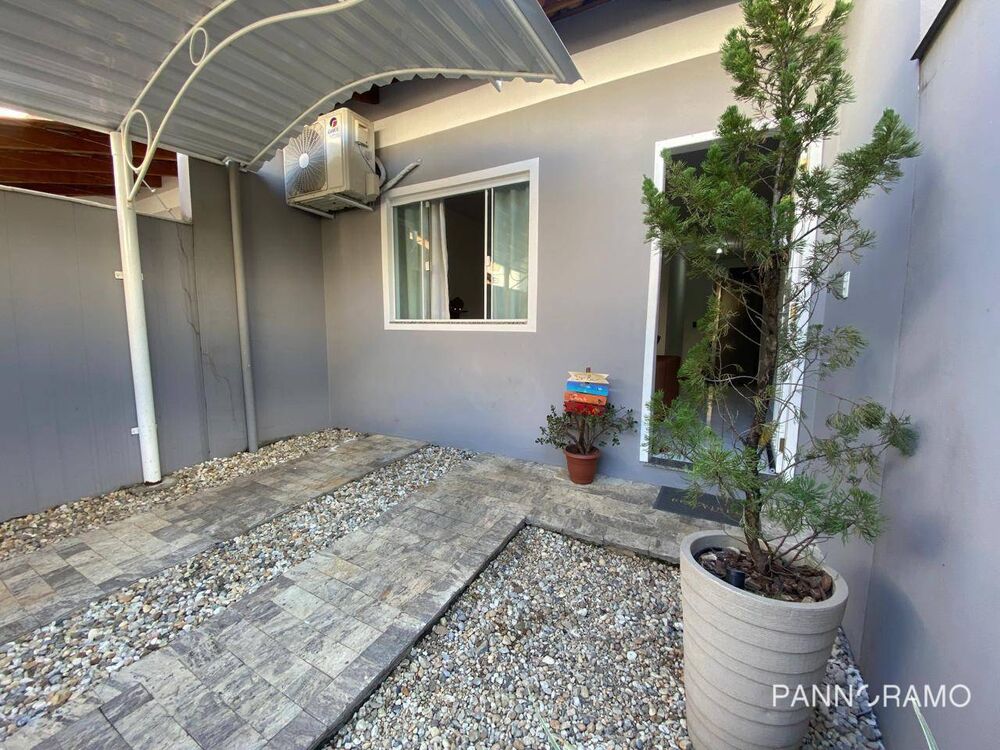 Casa à venda com 2 quartos, 80m² - Foto 4