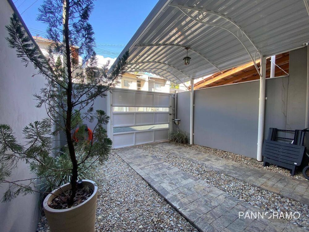Casa à venda com 2 quartos, 80m² - Foto 3
