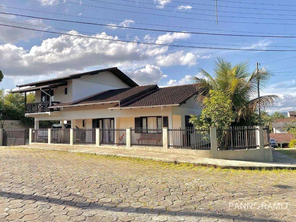 Casa, 4 quartos, 230 m² - Foto 2