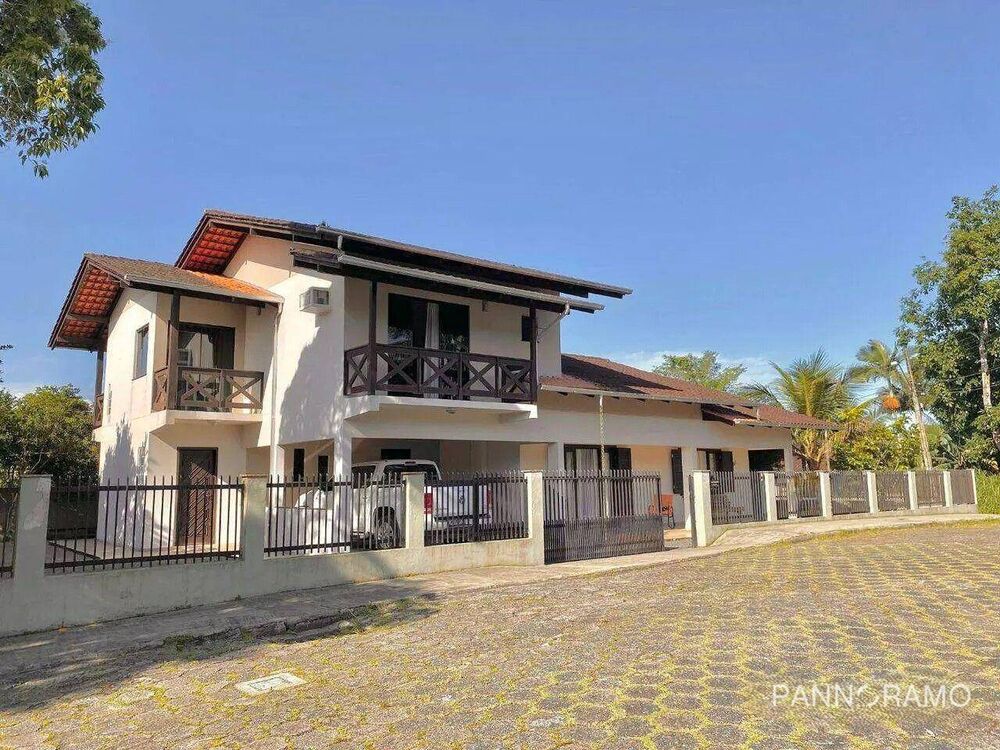 Casa, 4 quartos, 230 m² - Foto 1