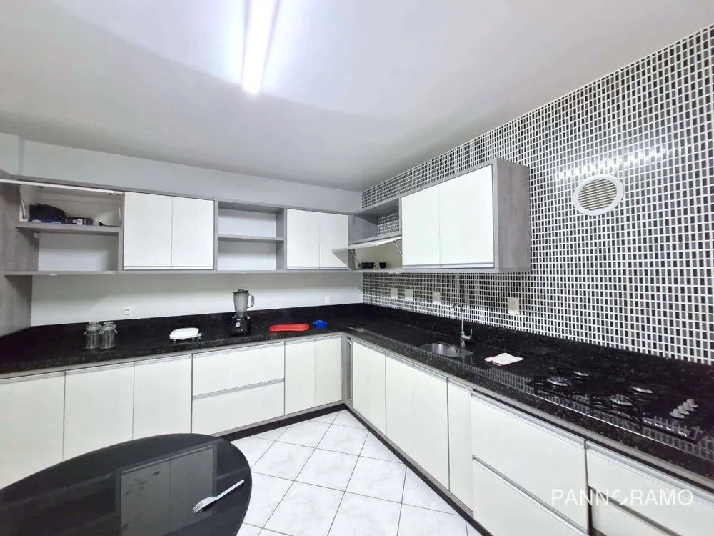 Apartamento, 3 quartos, 180 m² - Foto 1
