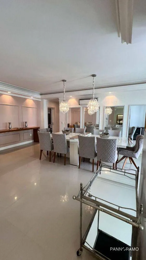 Apartamento, 3 quartos, 217 m² - Foto 2