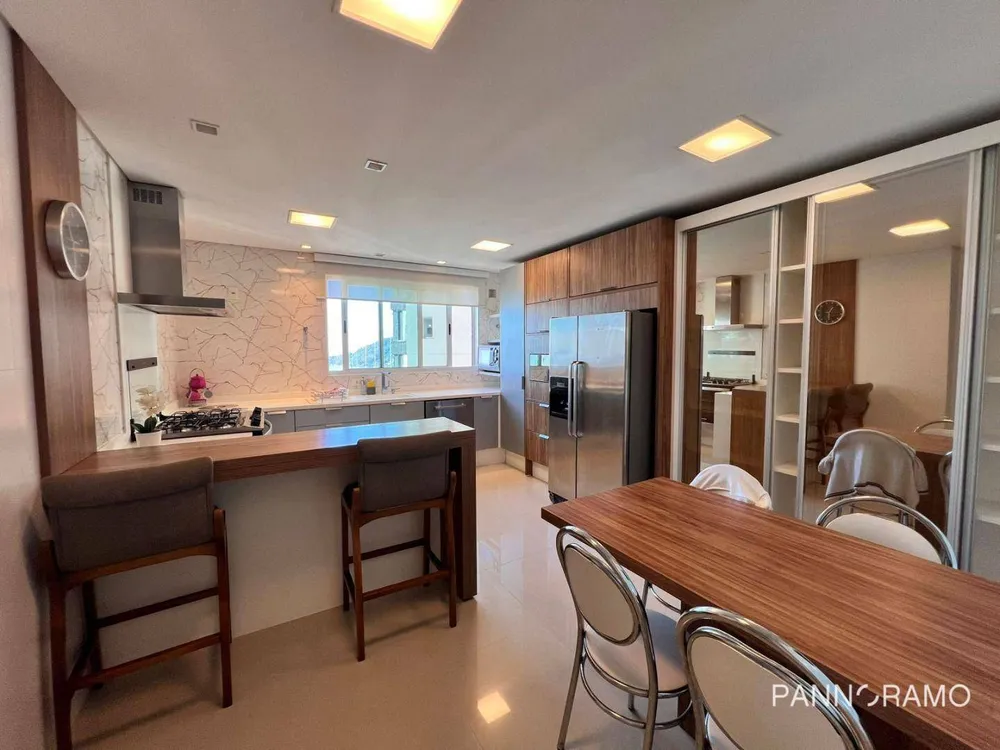 Apartamento, 3 quartos, 217 m² - Foto 1
