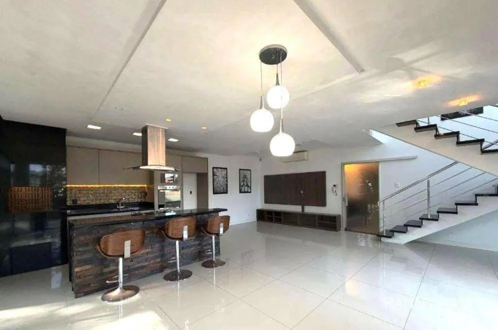 Casa, 3 quartos, 288 m² - Foto 1