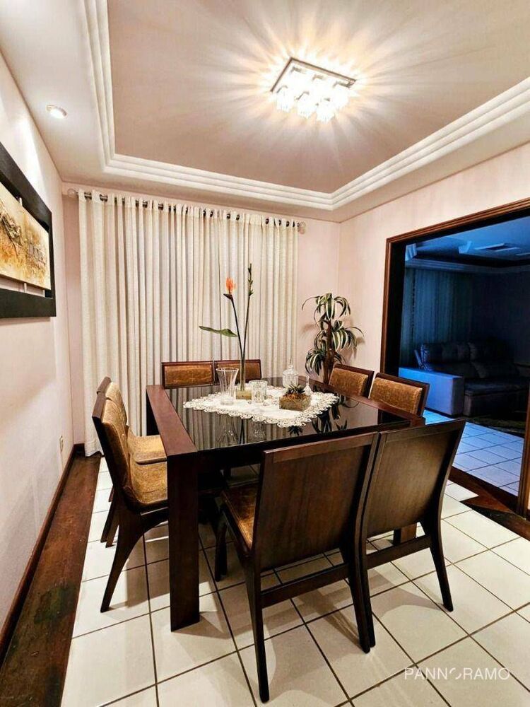 Casa à venda e aluguel com 3 quartos, 229m² - Foto 2