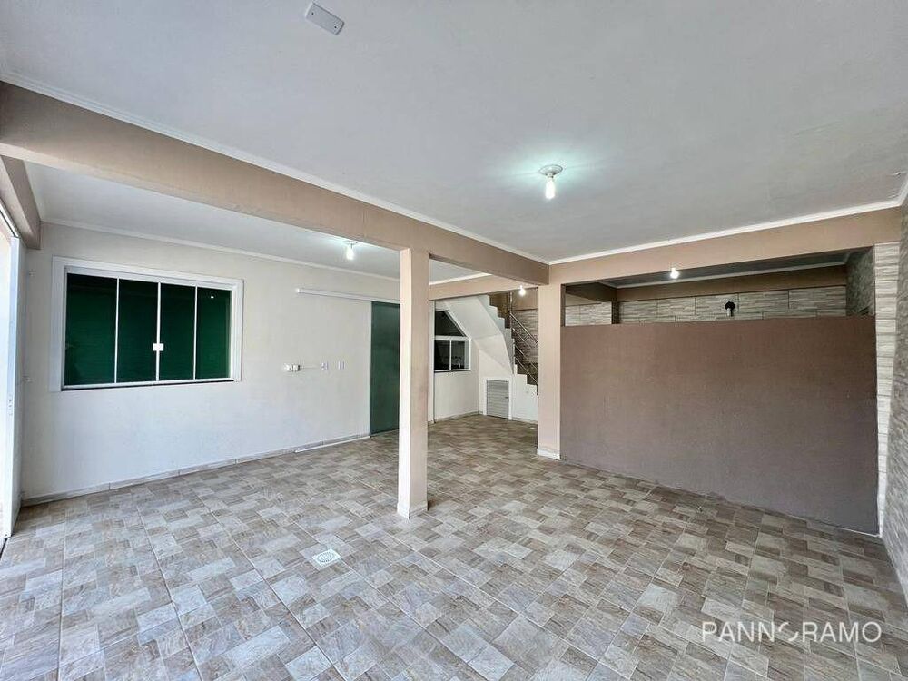 Casa à venda com 3 quartos, 300m² - Foto 2