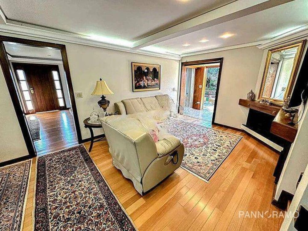 Casa de Condomínio para alugar com 4 quartos, 250m² - Foto 2