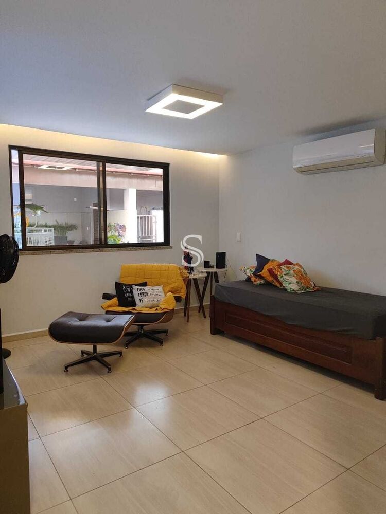 Casa à venda com 5 quartos, 200m² - Foto 4