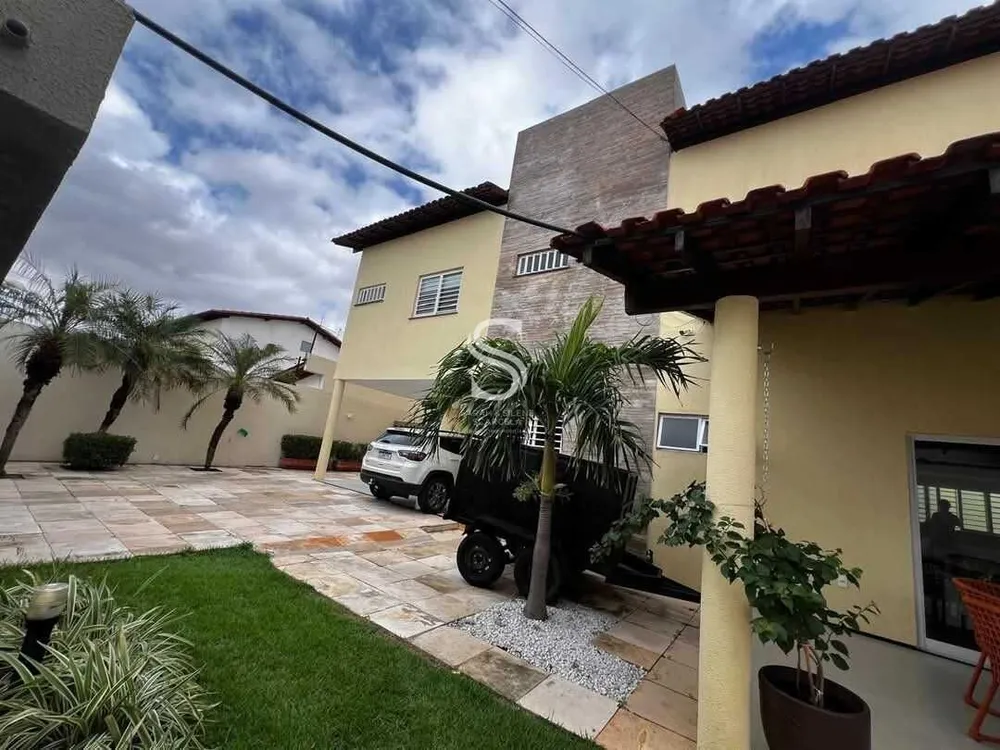 Casa, 4 quartos, 262 m² - Foto 1