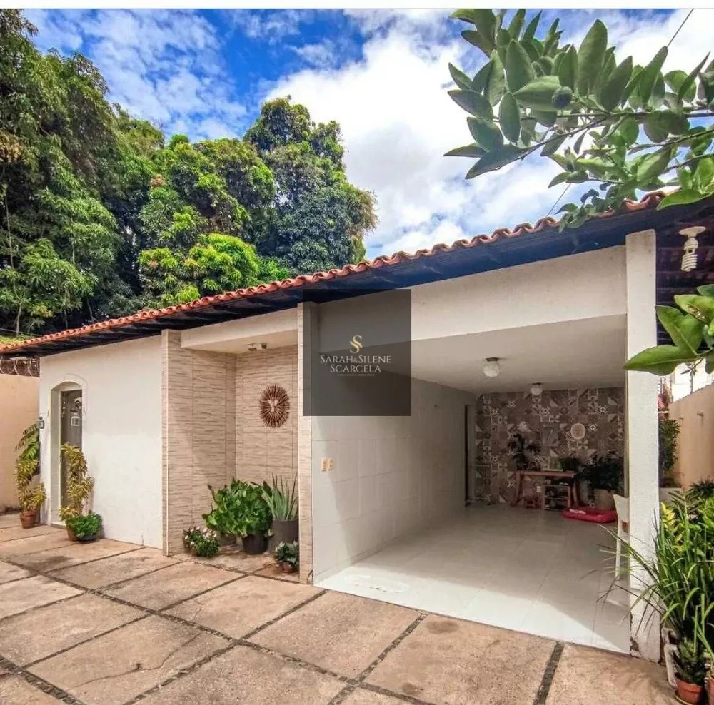 Casa à venda com 3 quartos, 200m² - Foto 1