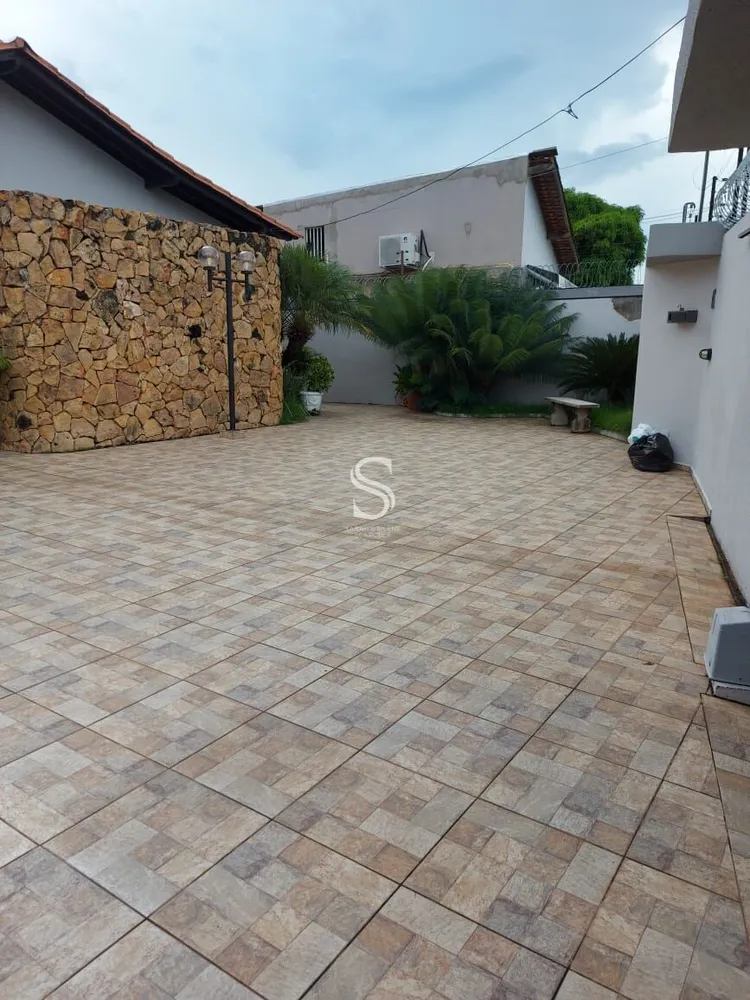 Casa, 4 quartos, 240 m² - Foto 2
