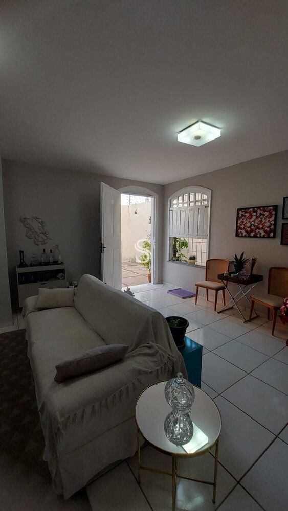 Casa à venda com 3 quartos, 150m² - Foto 2
