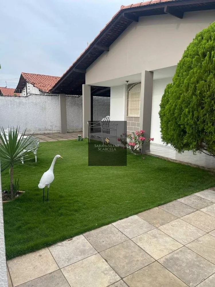 Casa à venda com 4 quartos, 270m² - Foto 2