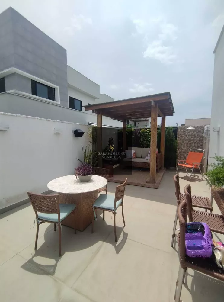 Casa de Condomínio à venda com 4 quartos, 217m² - Foto 2