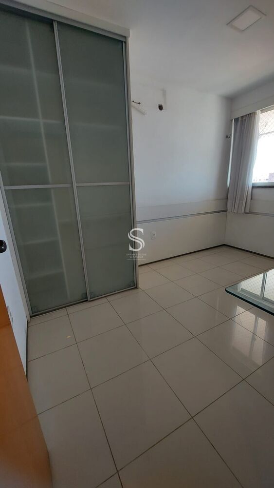 Apartamento à venda com 3 quartos, 137m² - Foto 2