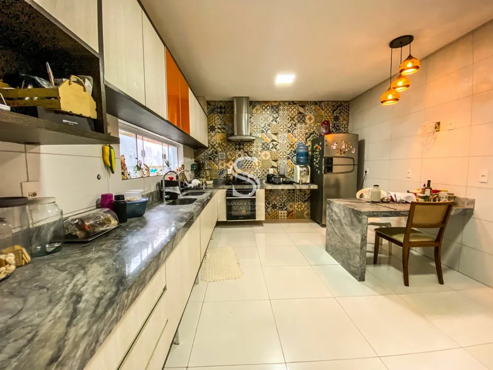 Casa, 4 quartos, 253 m² - Foto 2