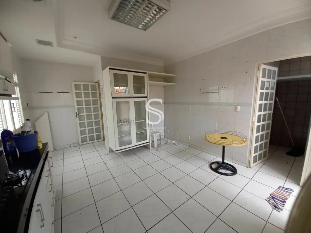 Casa, 4 quartos, 319 m² - Foto 1