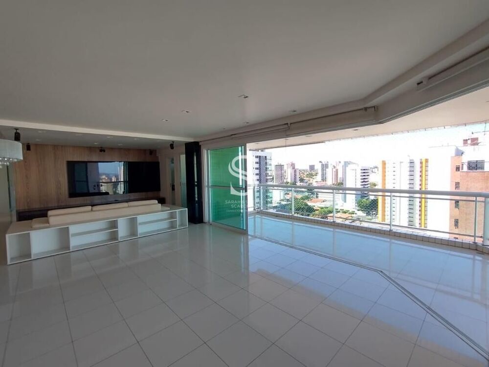 Apartamento à venda com 3 quartos, 200m² - Foto 1