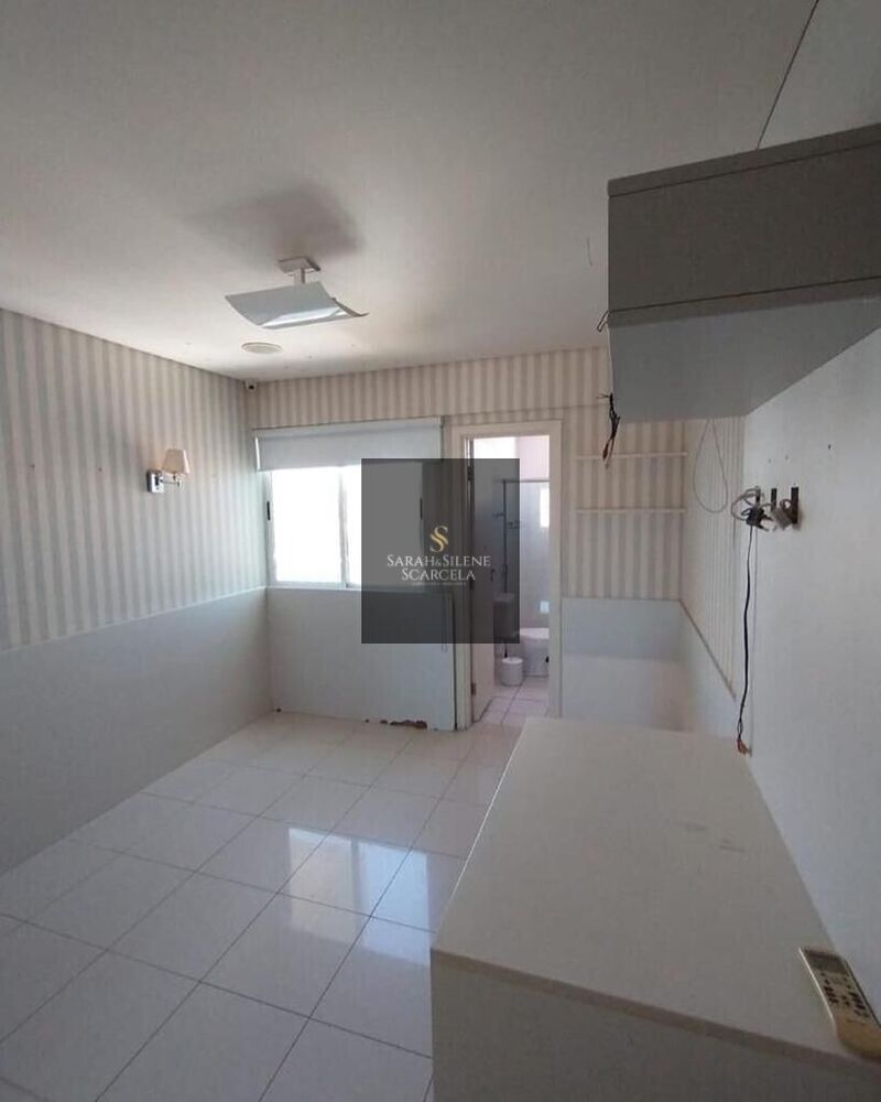 Apartamento à venda com 3 quartos, 200m² - Foto 3