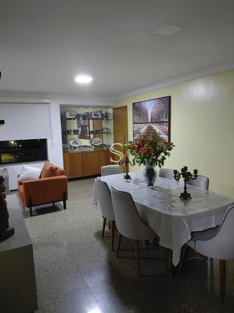 Apartamento, 3 quartos, 198 m² - Foto 1