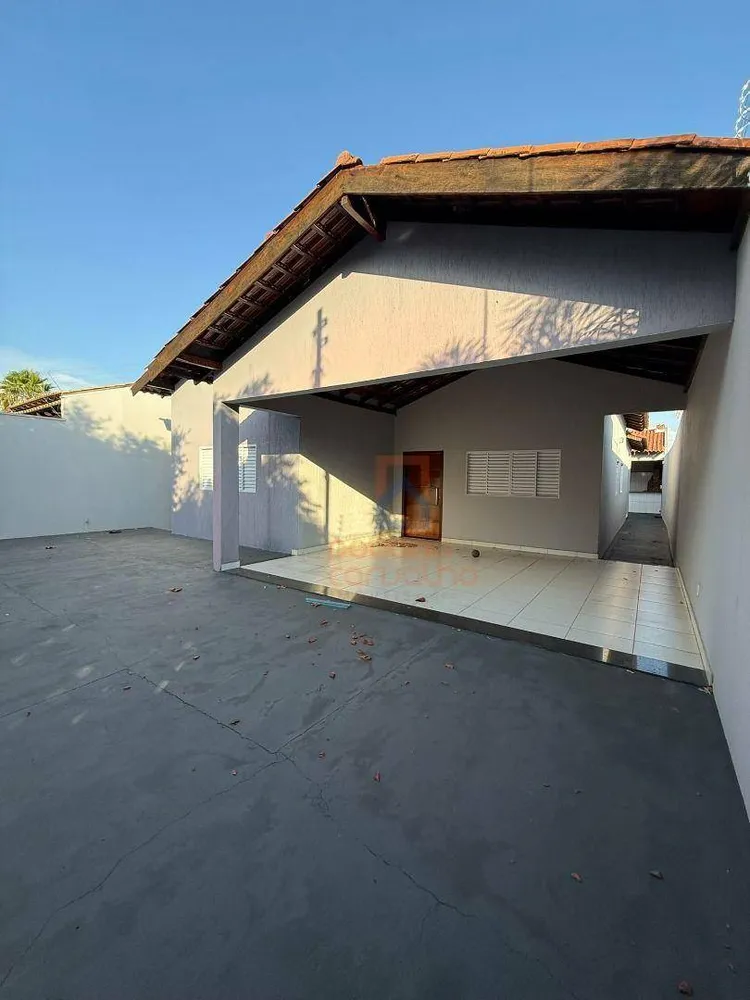 Casa, 4 quartos, 215 m² - Foto 1