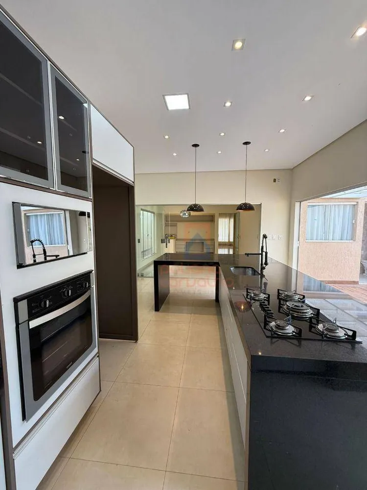Casa, 3 quartos, 220 m² - Foto 8