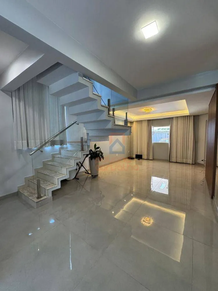 Casa, 3 quartos, 483 m² - Foto 1