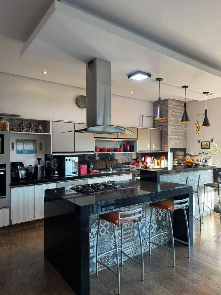 Casa, 4 quartos, 330 m² - Foto 9