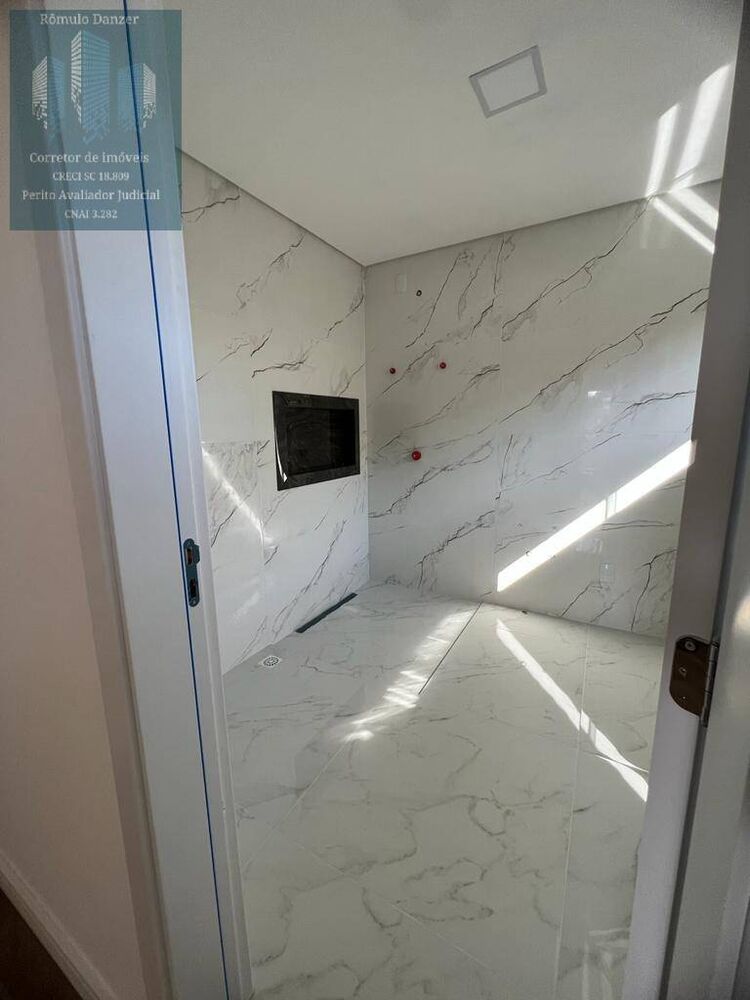 Casa, 4 quartos, 197 m² - Foto 1