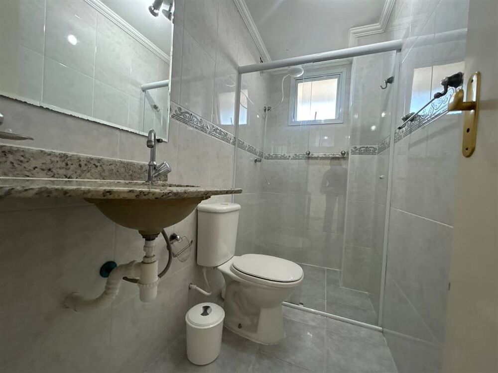 Apartamento à venda com 2 quartos, 80m² - Foto 2
