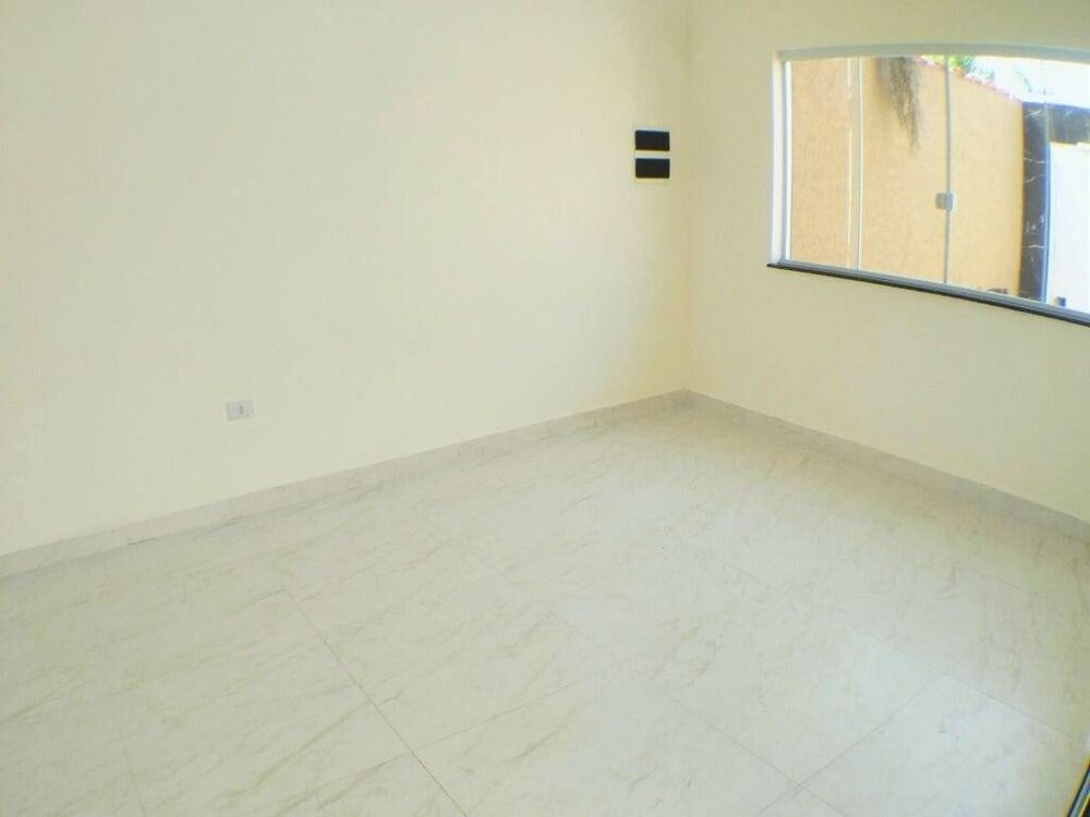 Casa à venda com 2 quartos, 80m² - Foto 2