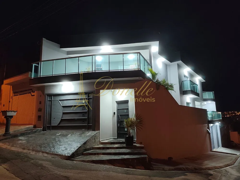Sobrado, 3 quartos, 292 m² - Foto 1
